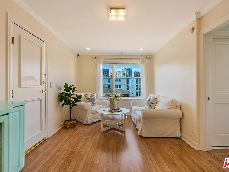 1645 Malcolm Ave #302 — Photo 22