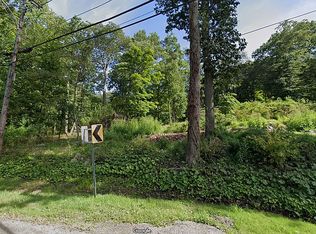 316 Maxim Dr, Hopatcong, NJ 07843