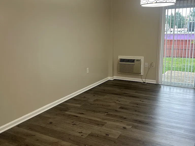 2318 Glendale Ter #1A — Photo 13