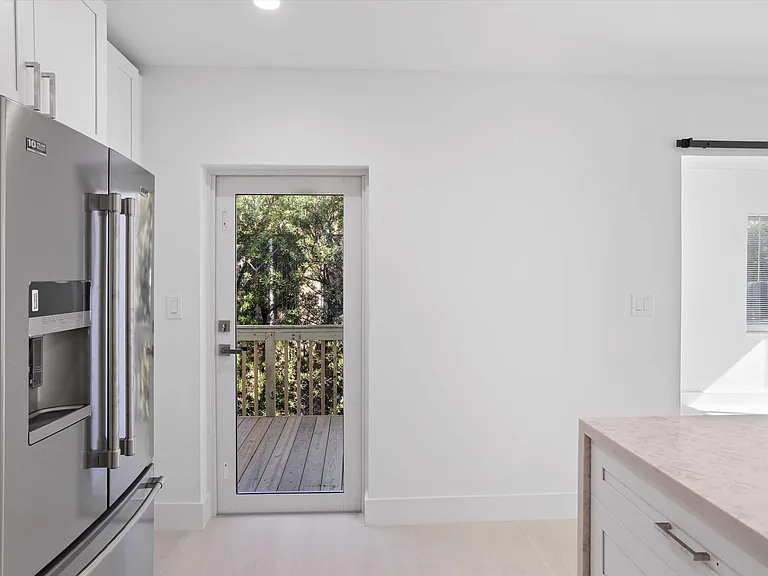 2786 SW 33rd Ave — Photo 13