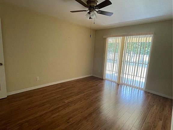 5th image of 27101 Oliver Dr