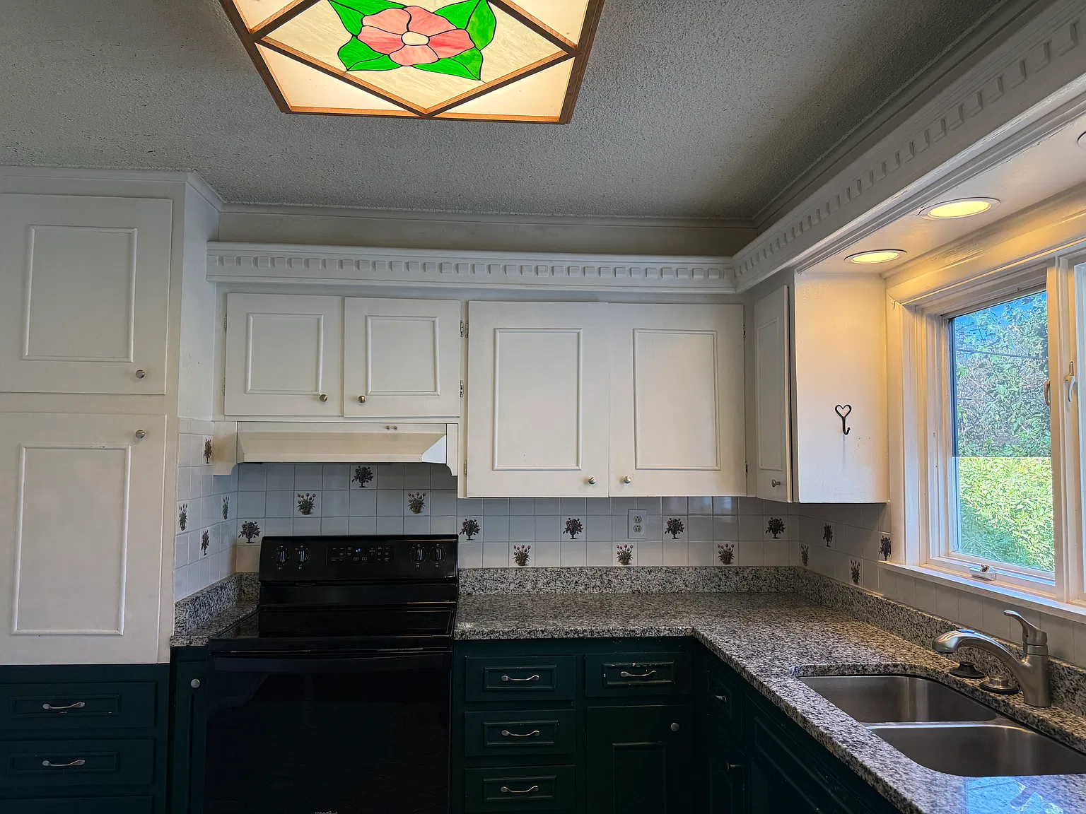 3 bed, 1760 sqft, $1,850 — Photo 1