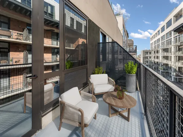 148 1st Street image 137 of 204