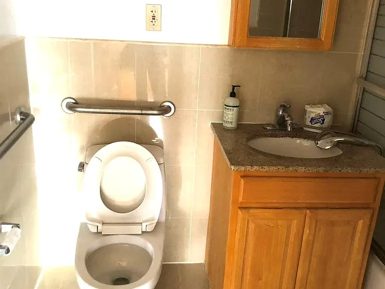 3506 Leavitt St #5C — Photo 6