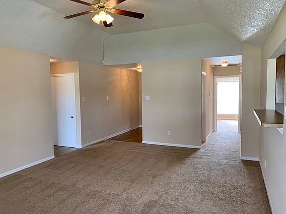4th image of 2428 Caroline St
