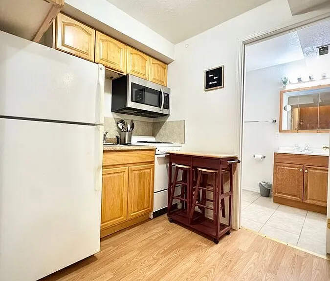 14124 Phinney Ave N #LOWER — Photo 3