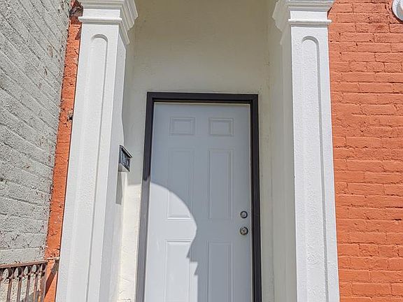 2nd image of 1828 Freeman Ave