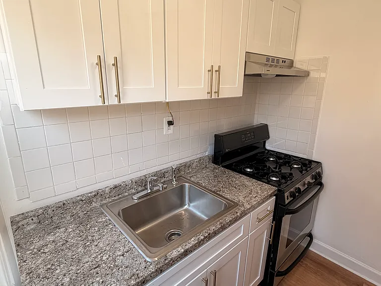 28 Ludlow St #2 — Photo 3