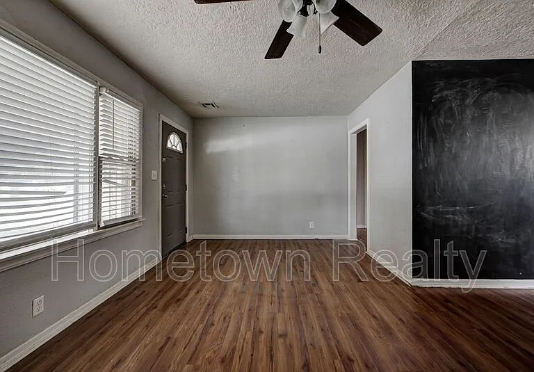 2204 Downing St — Photo 6
