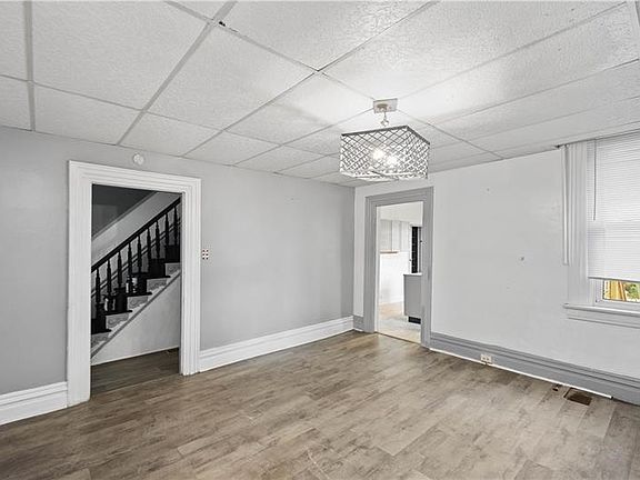3rd image of 3115 Shadeland Ave