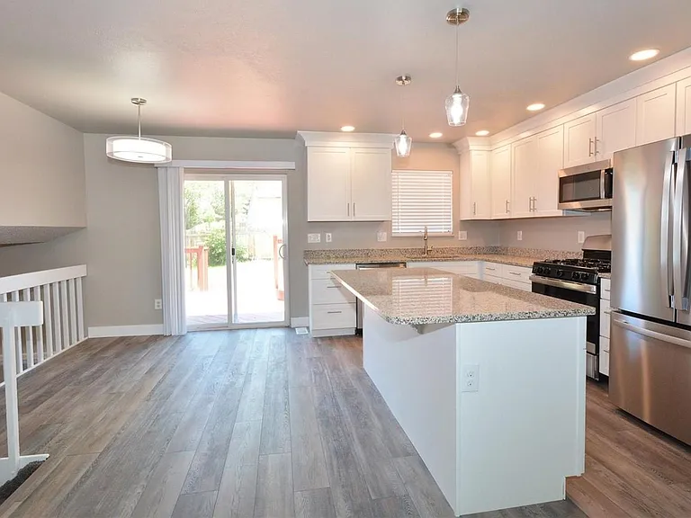 6655 Snowbird Dr — Photo 5