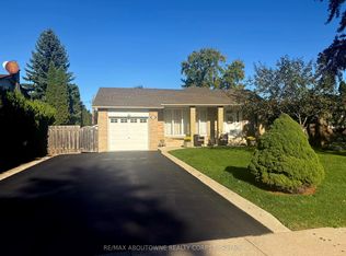 1239 Montclair Dr, Oakville, ON L6H 1Z3