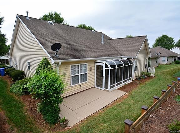 3rd image of 116 Ashwood Ln