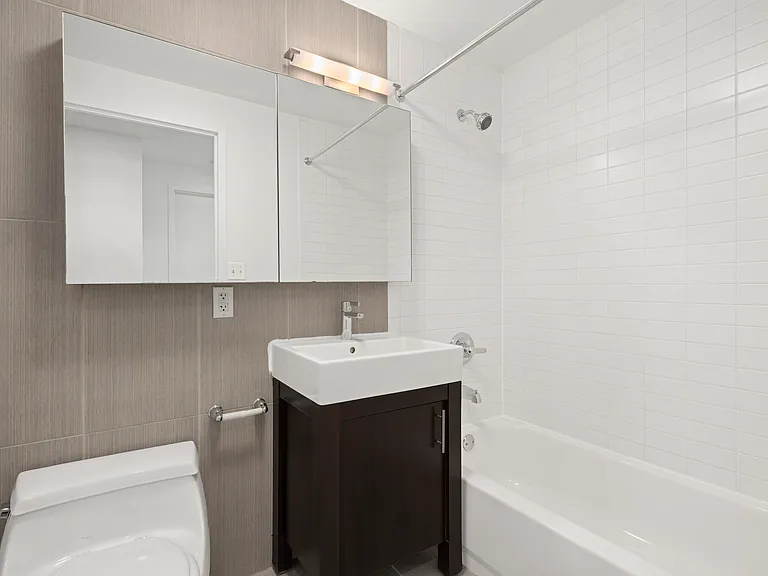 41-34 Crescent St #7L — Photo 7