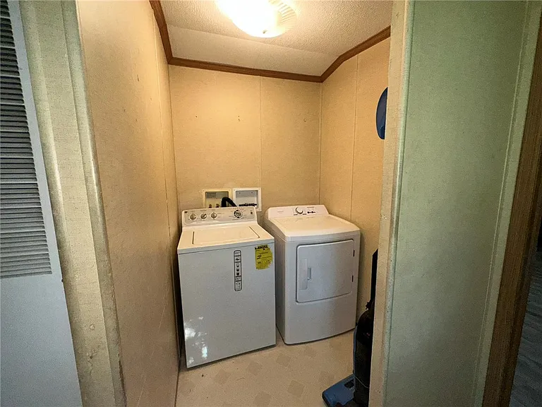 5676 State Route 14 — Photo 17