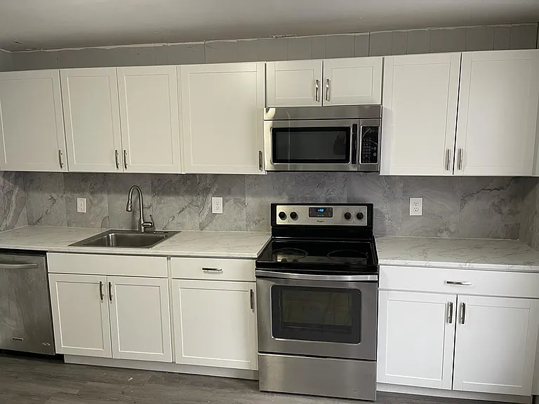 207 E Academy St — Photo 2