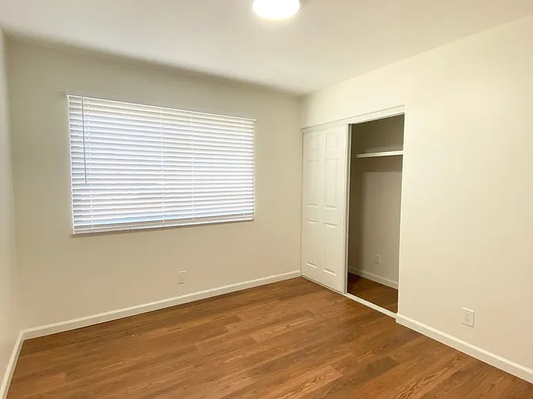 1025 N Lupine St — Photo 4