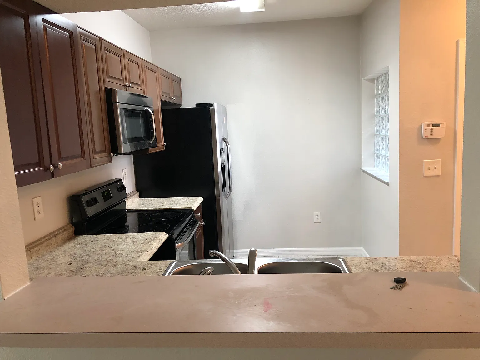 3 bed, 1151 sqft, $1,875 — Photo 3