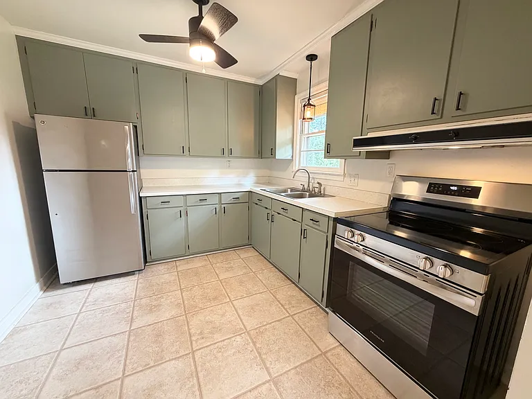300 Harris Rd — Photo 5