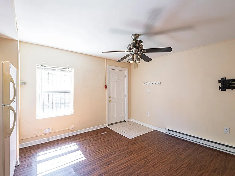 1635 E Passyunk Ave — Photo 15