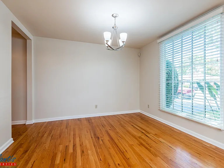 215 Topeka Ave — Photo 6
