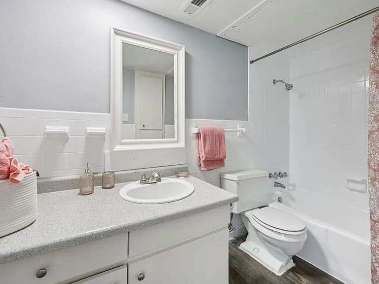 Premier Gardens Apartments — Photo 15