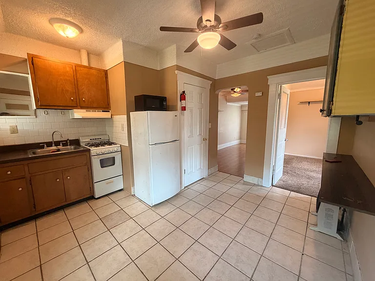 212 Craton St #3 — Photo 5