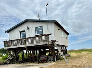 773 Powderhorn Ln, Port Lavaca, TX 77979