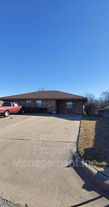 1st image of 1105A Curtis Dr