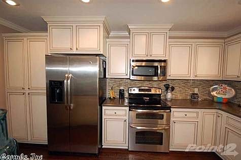 3rd image of 16 E Chateau Estate Dr