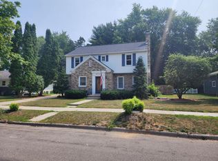 819 N 12th St, Manitowoc, WI 54220