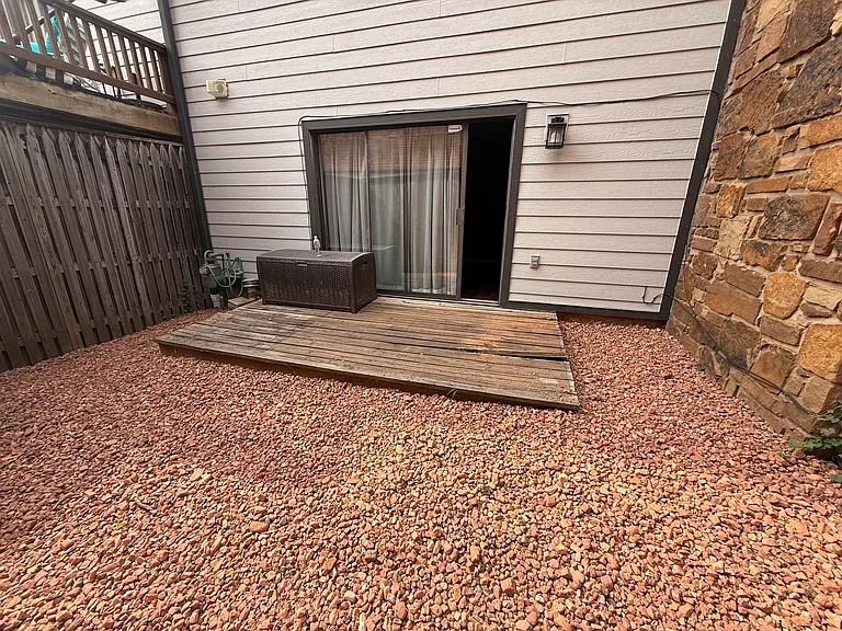 1563 Riverside Dr — Photo 6