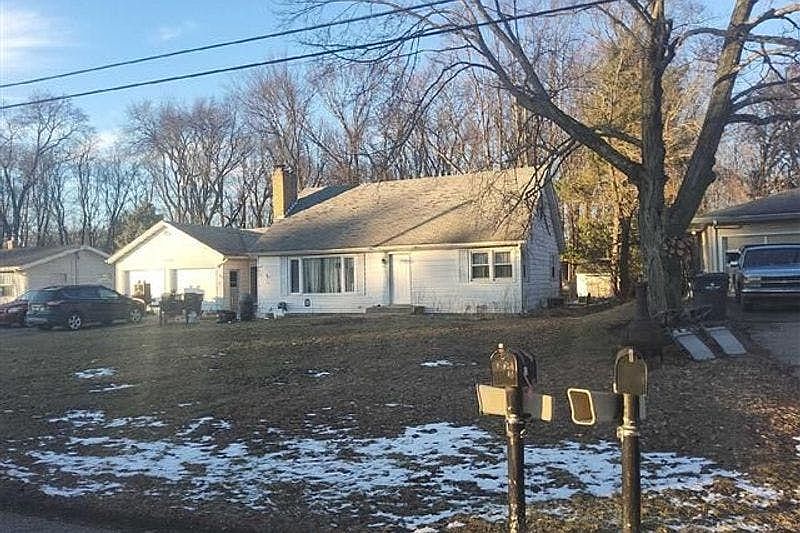 1st image of 423 Gingham Ave