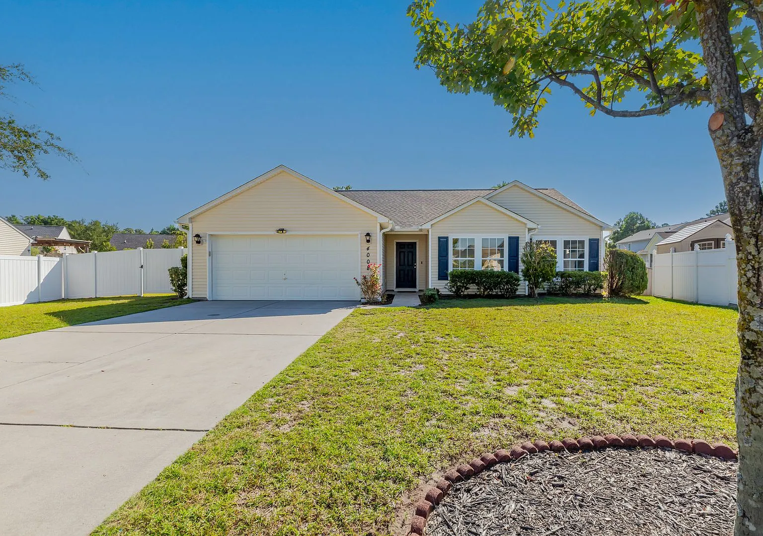 Charming 3BR/2BA Home on Expansive Lot in Carolina Forest — Photo 1