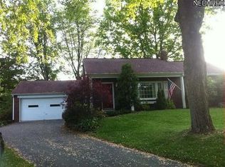 661 W North Ave, East Palestine, OH 44413