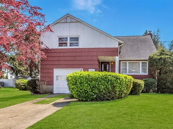2980 Wilson Avenue, Wantagh, NY 11793