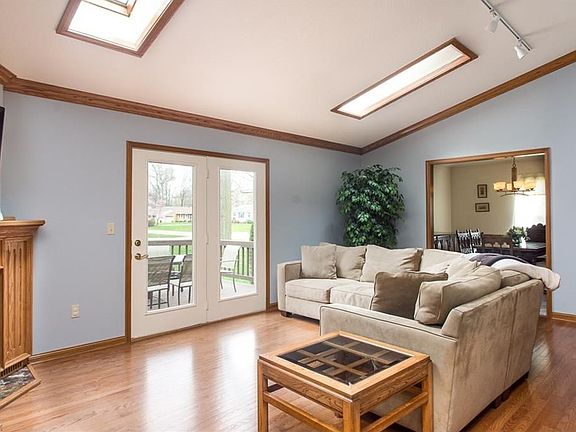 4th image of 605 Blueberry Hill Dr