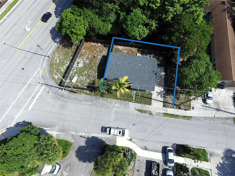 10 SW 5th Ct — Photo 14