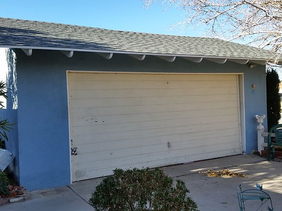 Detached 2 car garage