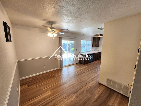 4th image of 4060 Bairnsdale Way