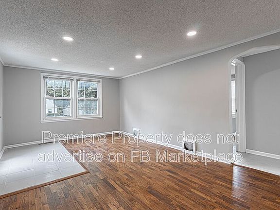 2nd image of 7826 Summit St