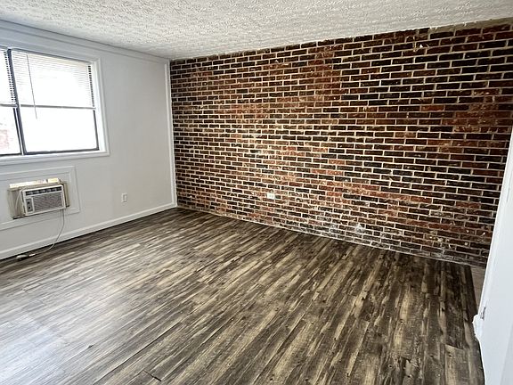 3rd image of 398 S Central Ave #11556536