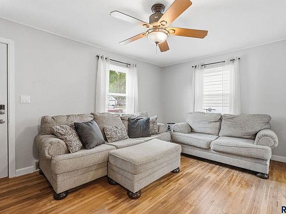 3rd image of 601 S Lyndale Ave