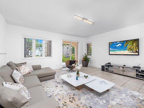 4th image of 19115 Fisher Island Dr #19115