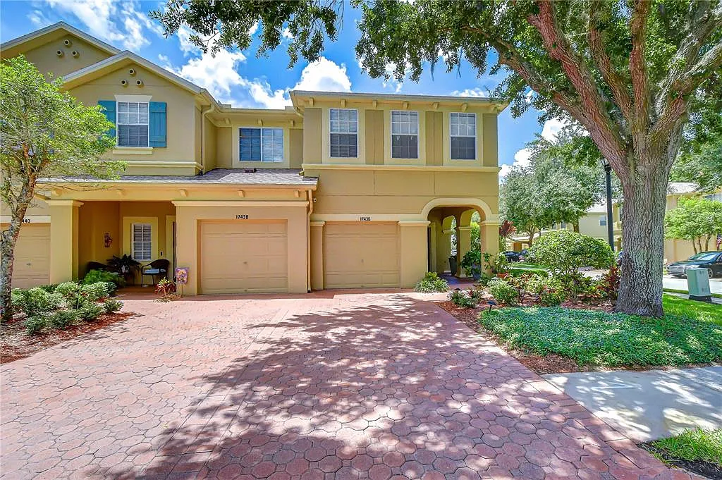 3 bed, 2.5 bath, 1755 sqft, $2,350 — Photo 2