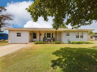 810 3rd St, Abernathy, TX 79311
