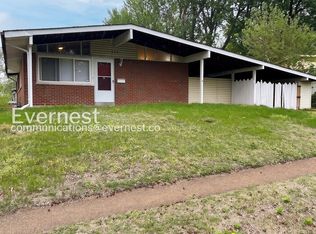 560 Jamaica Pl, Florissant, MO 63033