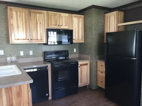 Hillcrest Crossing, 100 Lorraine Dr #102726f2e, New Kensington, PA 15068