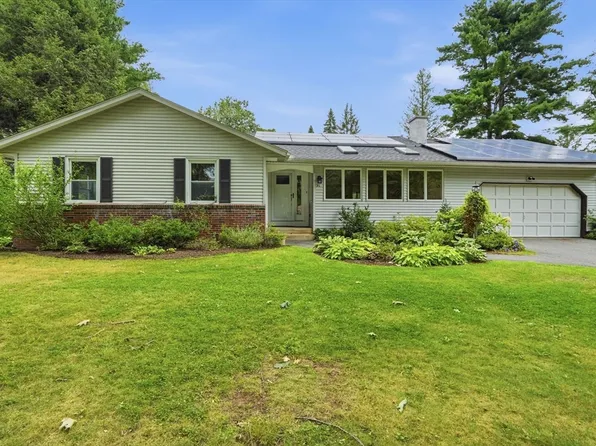 31 Colonial Ct, Amherst, MA 01002