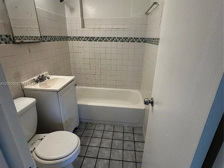 821 SW 2nd St — Photo 16